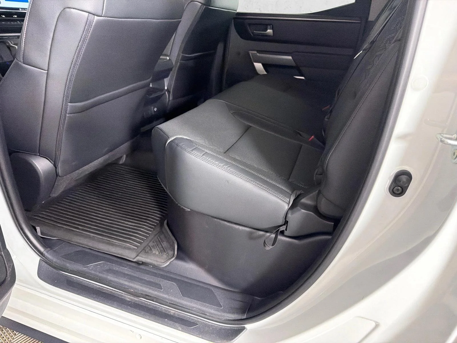 Used 2022 White Toyota SR5 image 20