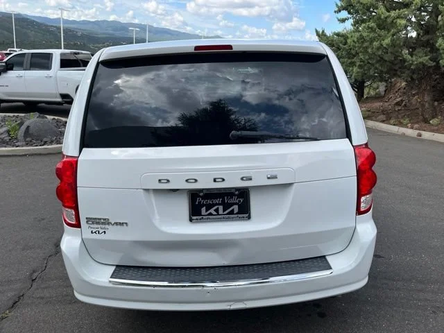 Used 2019 White Knuckle Clearcoat Dodge SE image 9