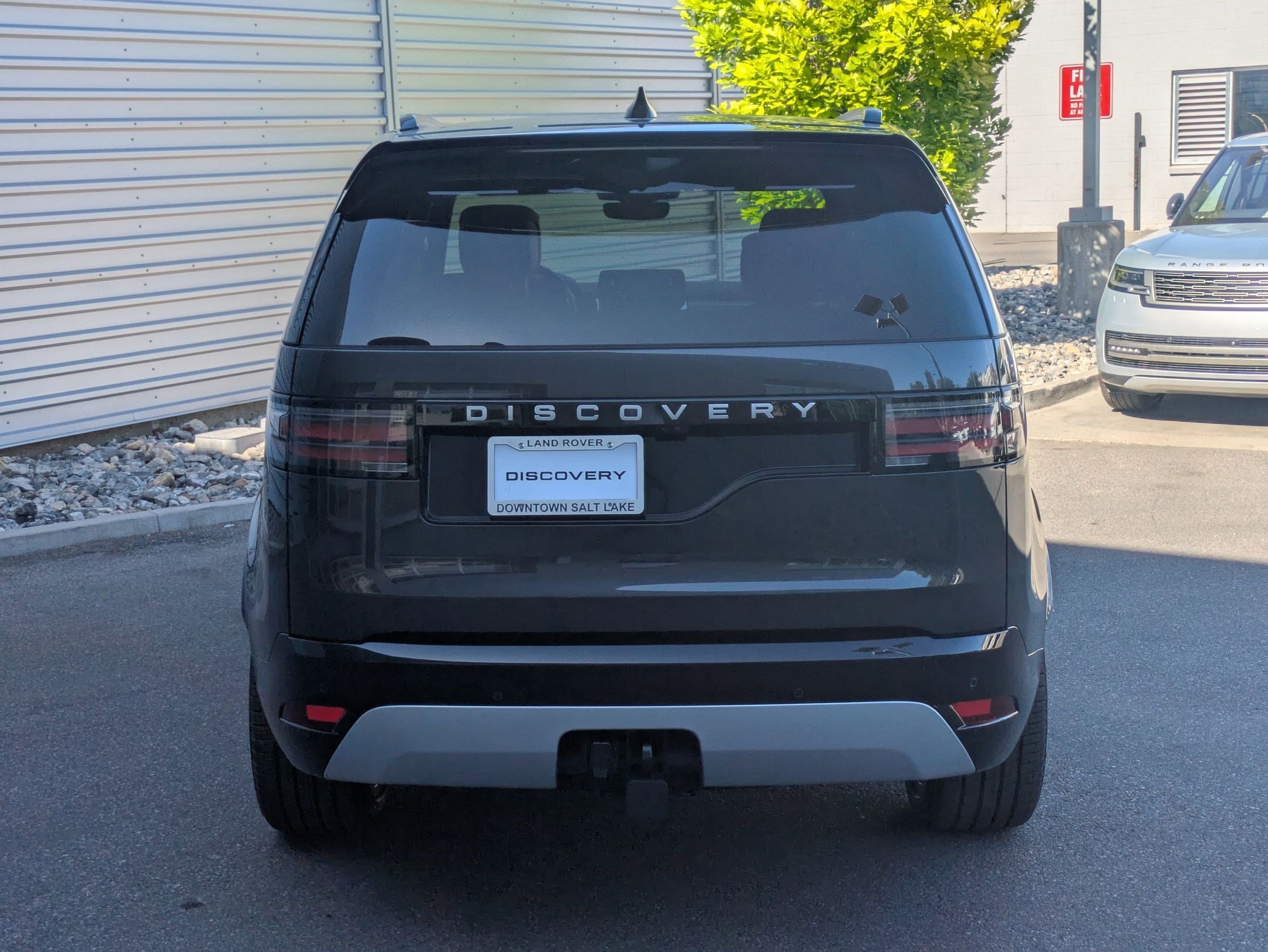 New 2026 Carpathian Grey Land Rover Gemini Edition image 7
