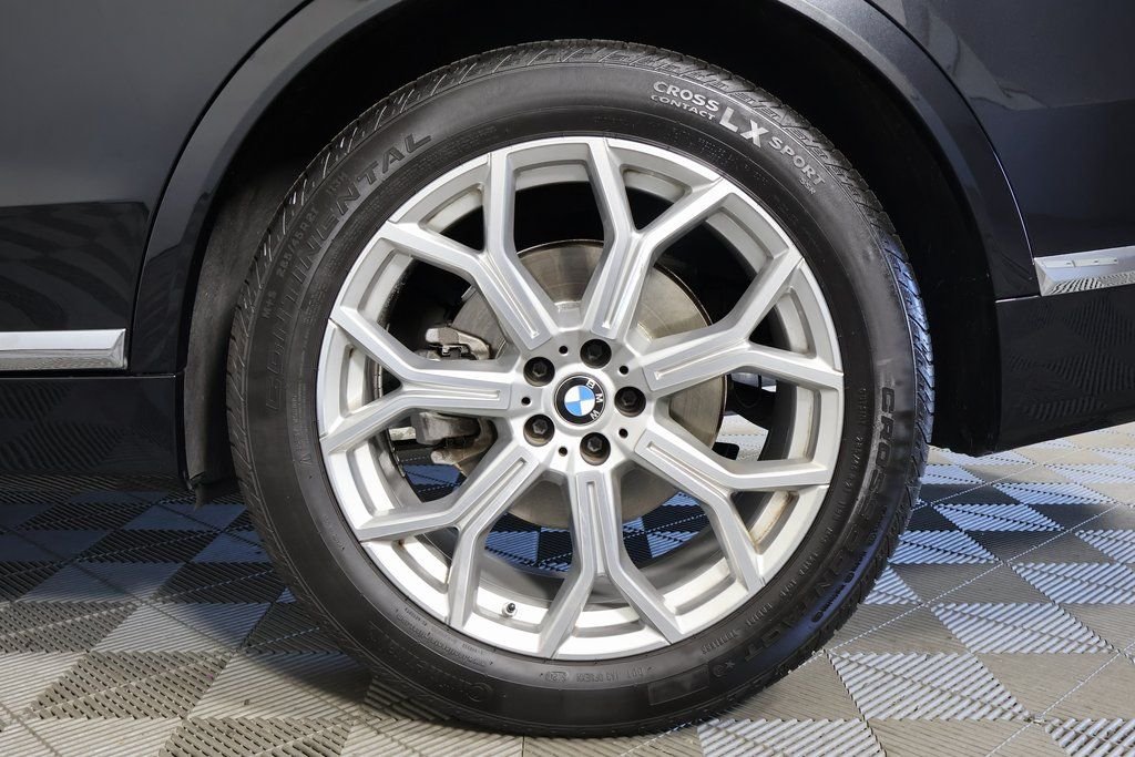 Used 2023 Black BMW xDrive40i image 17