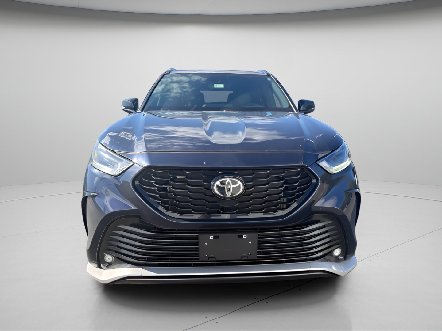 Used 2023 Blueprint Toyota Limited image 3