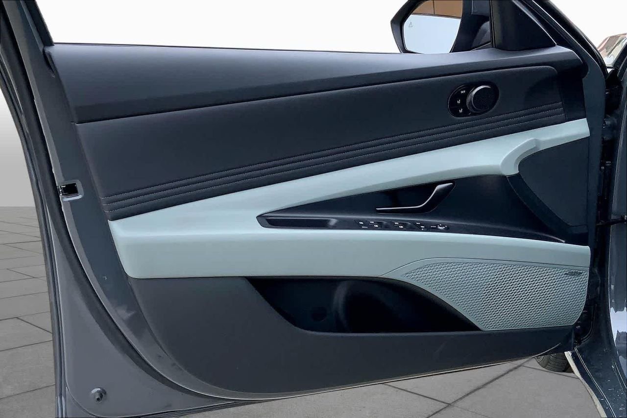 New 2026 Ecotronic Gray Hyundai Limited image 10
