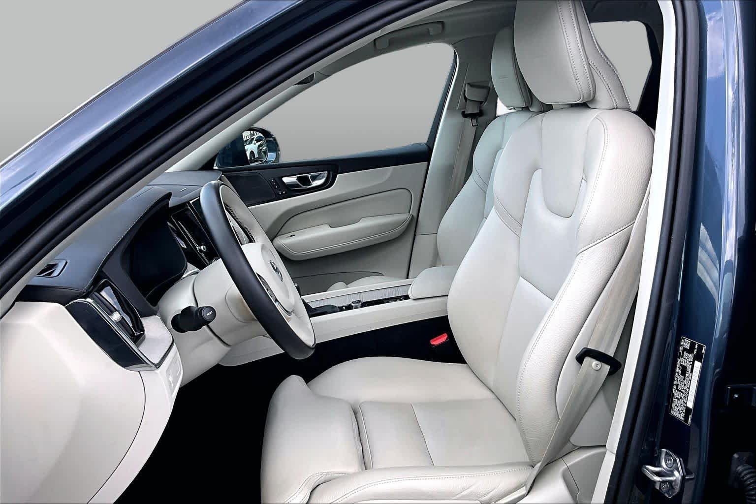 Used 2020  Volvo Inscription image 8