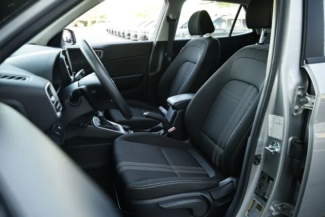 Used 2025 Shimmering Silver Hyundai SEL image 21