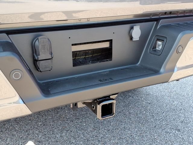 Used 2023 Gray Metallic Ford XLT image 13