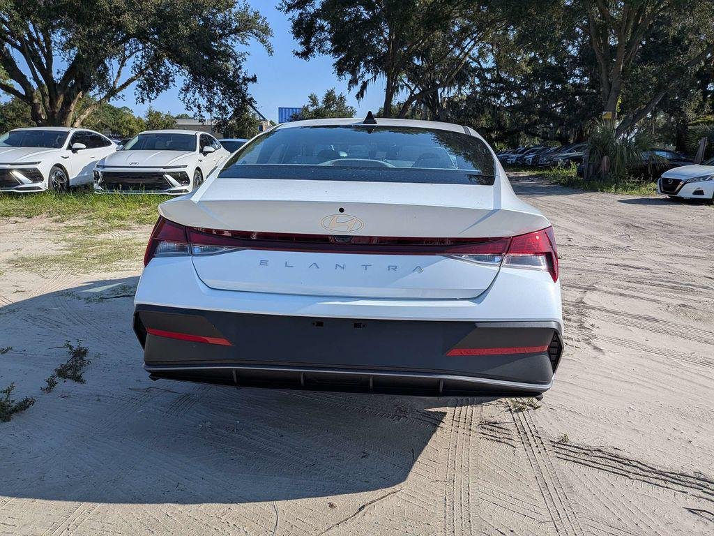 New 2026 White Hyundai SE image 4