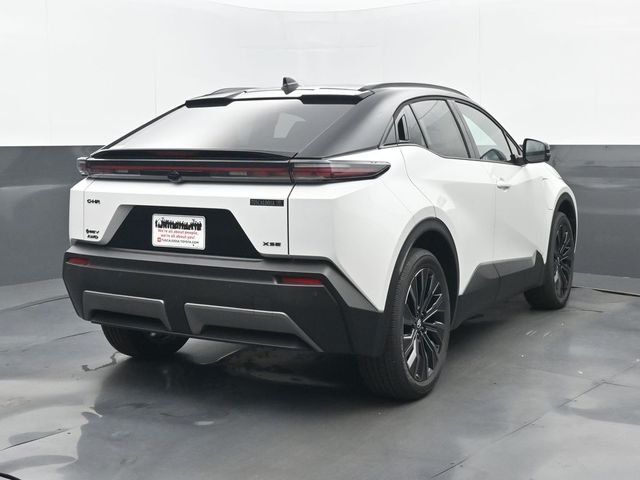 New 2026 Wind Chill Pearl/Black Toyota XSE image 21