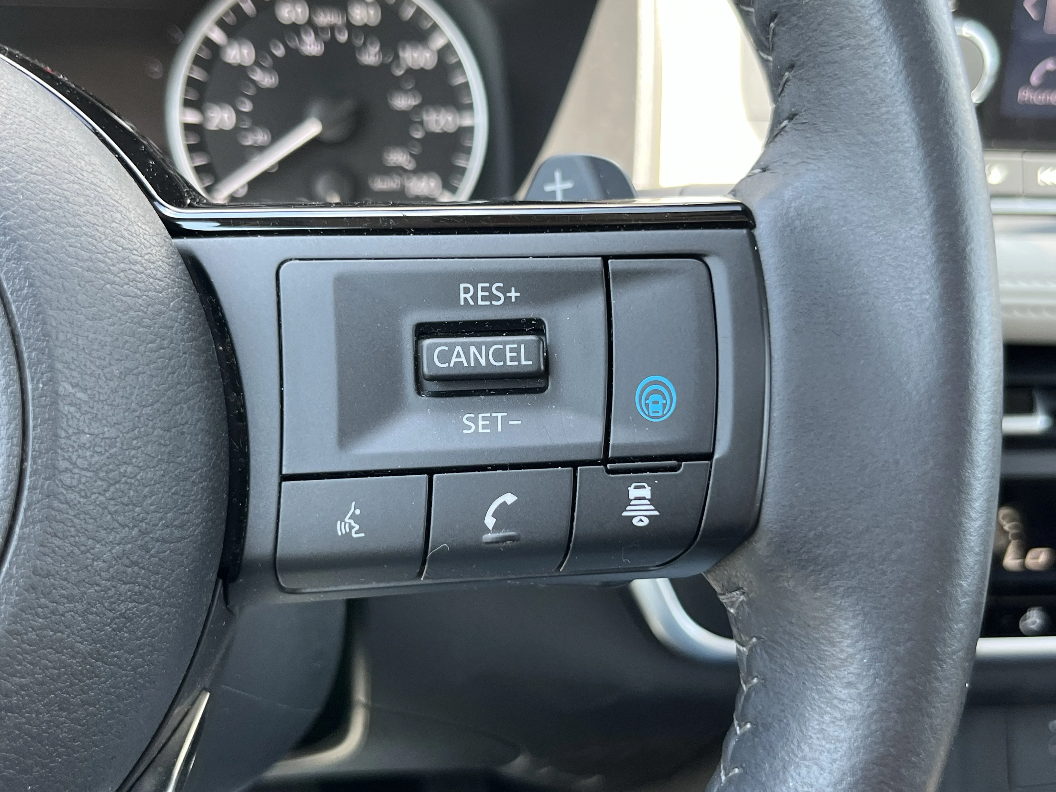Used 2023 Scarlet Nissan SV image 26