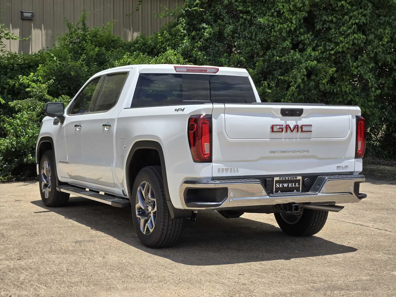 2026 GMC Sierra 1500 SLT - Photo 4