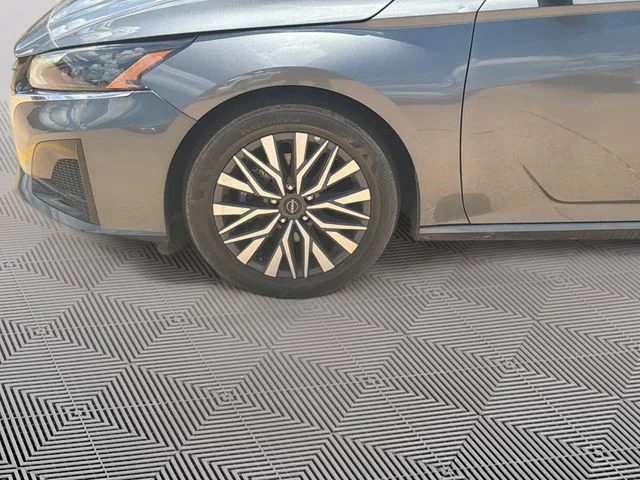 Used 2025 Gray Nissan 2.5 SV image 10