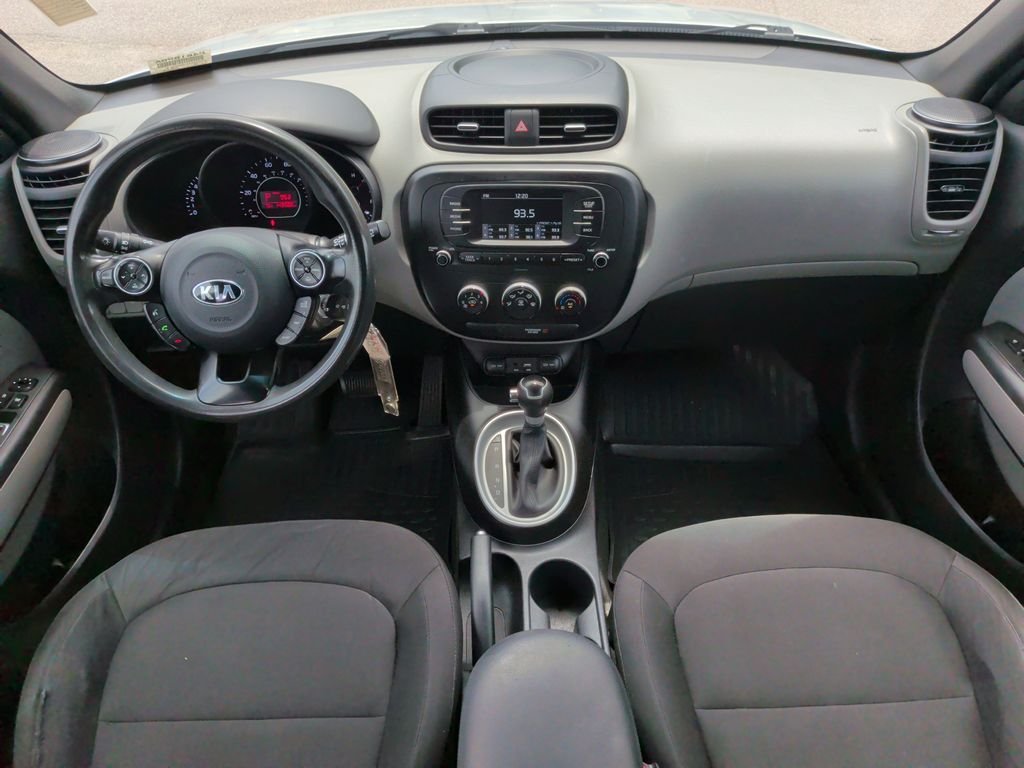 Used 2017 Silver Kia Base image 23