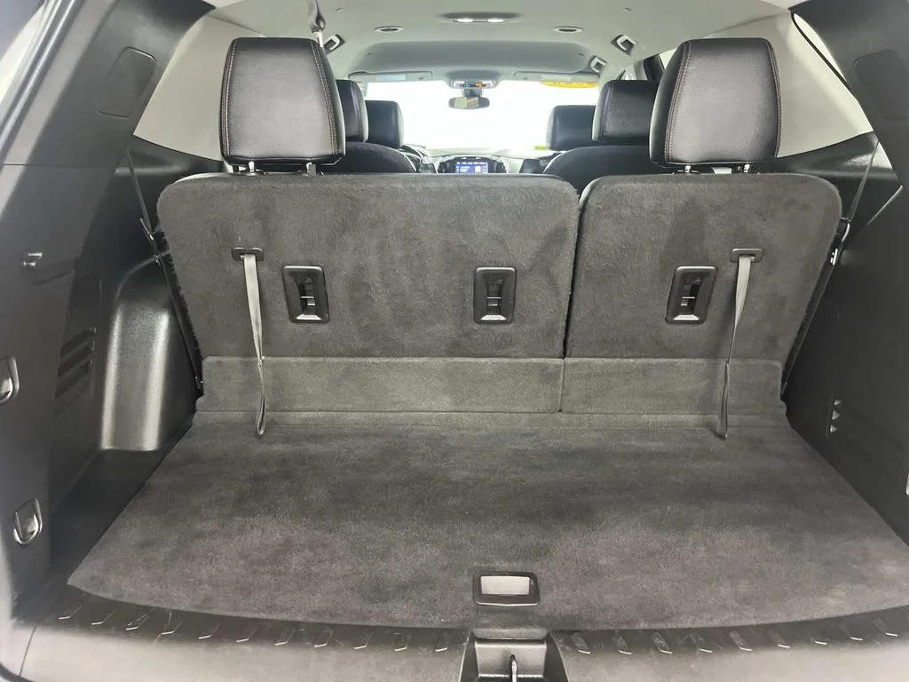 Used 2020 SUMMIT WHITE Chevrolet LT Cloth image 10