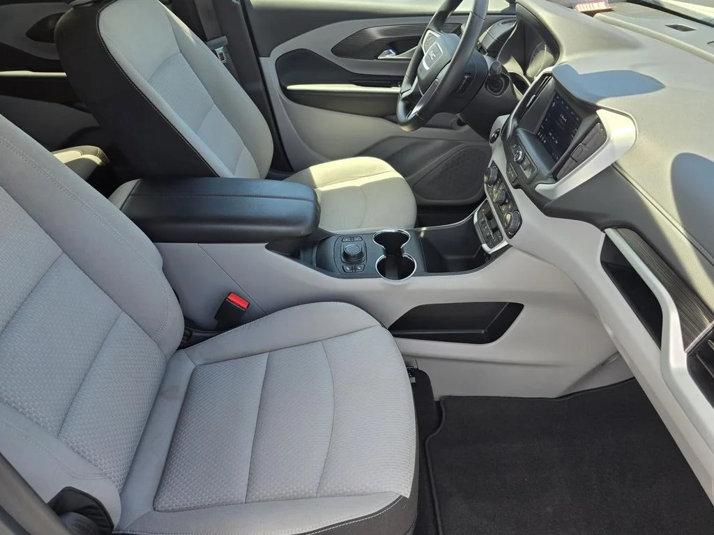 Used 2023 Summit White GMC SLE image 21