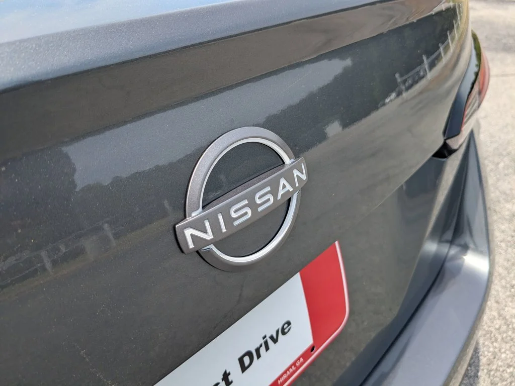 Used 2025 Gun Metallic Nissan SV image 27