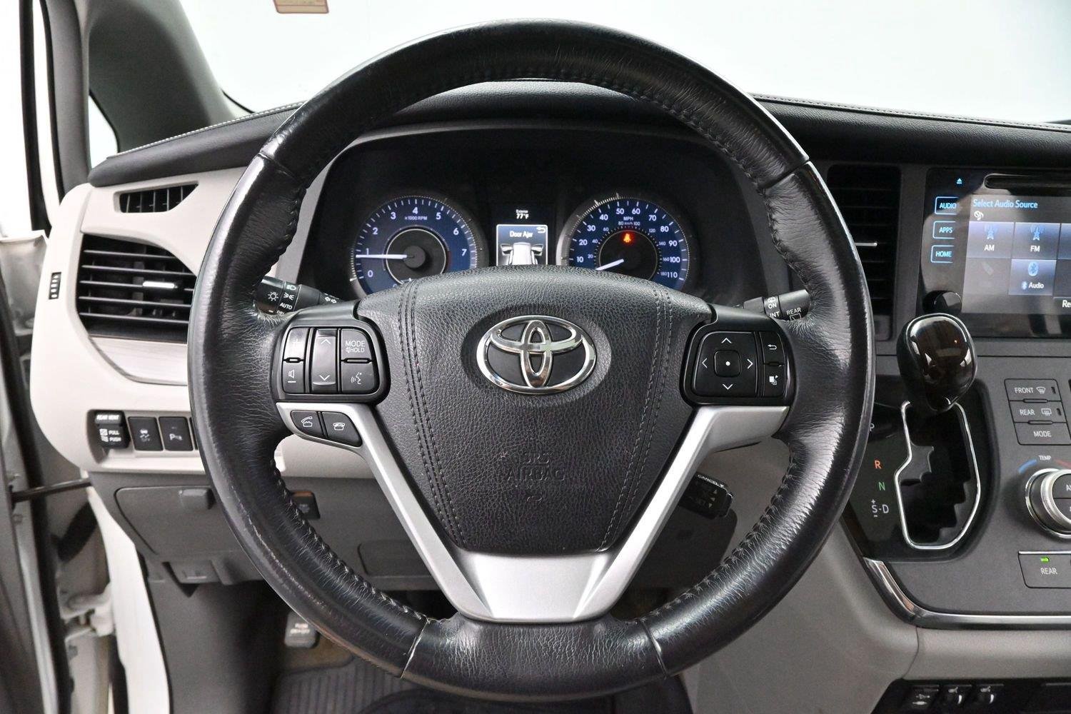 Used 2017 Blizzard Pearl Toyota XLE image 14
