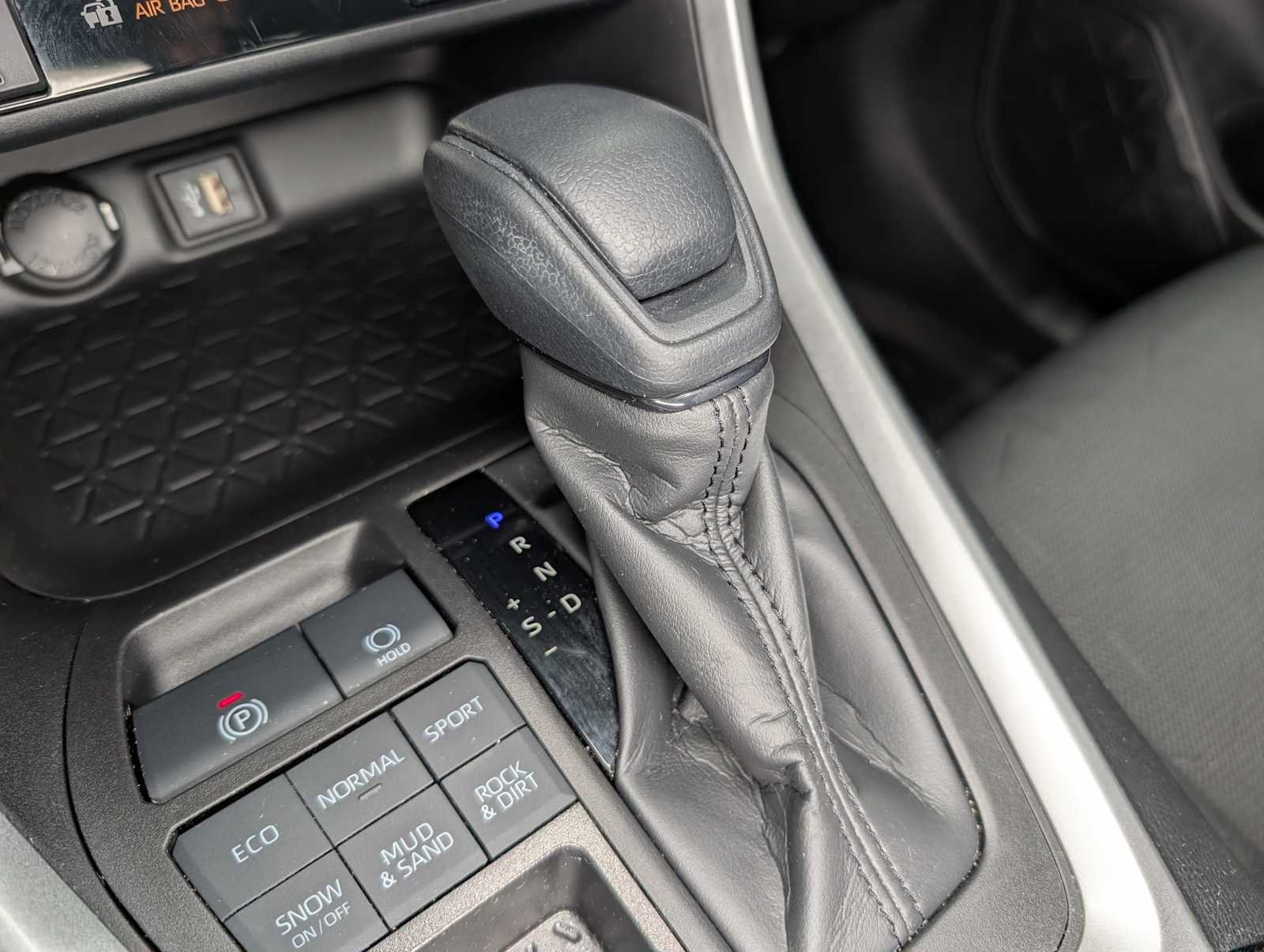 Used 2023 Ice Cap Toyota XLE image 29