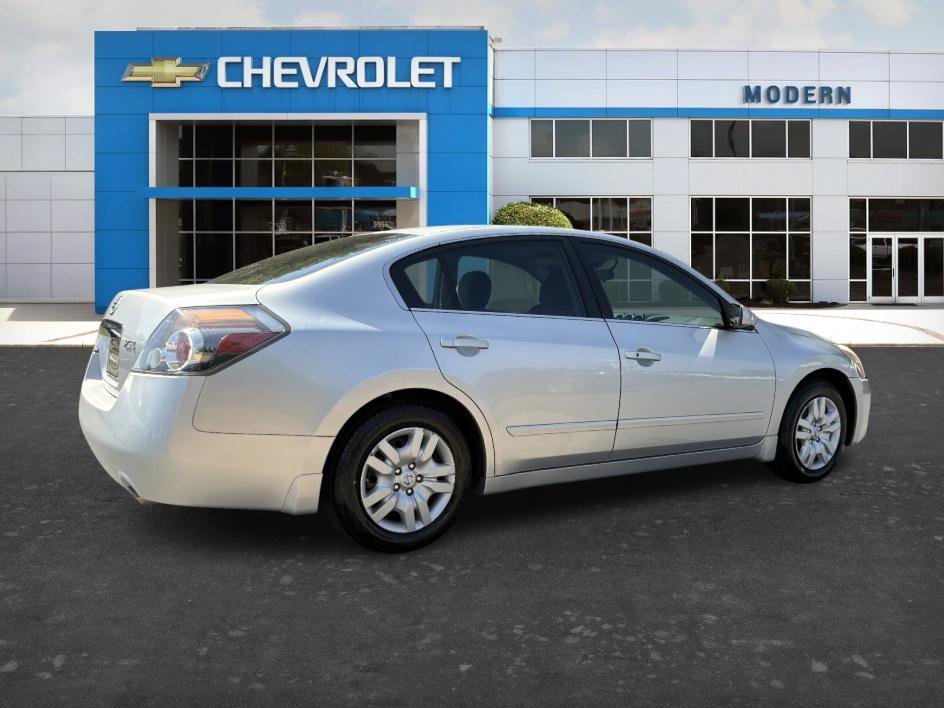 Used 2010 Radiant Silver Metallic Nissan 2.5 S image 5