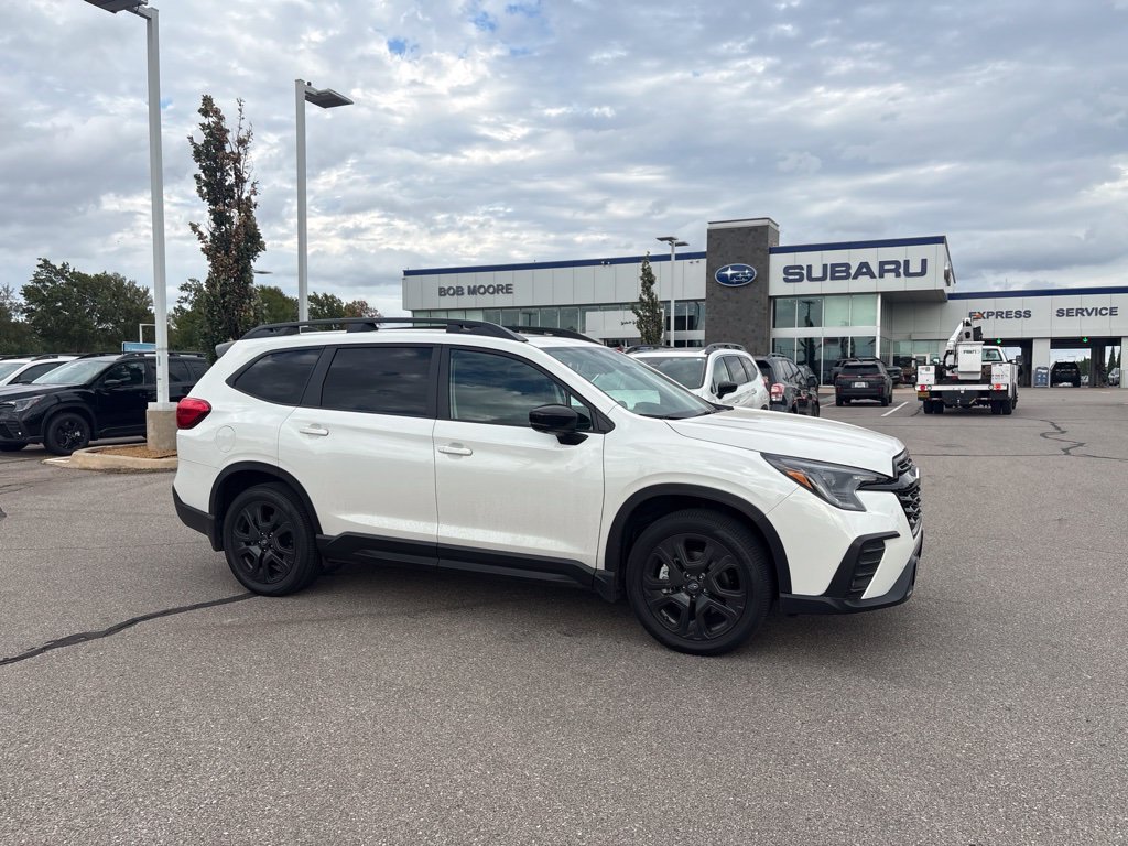 Used 2026 White Subaru Onyx Edition Touring image 1