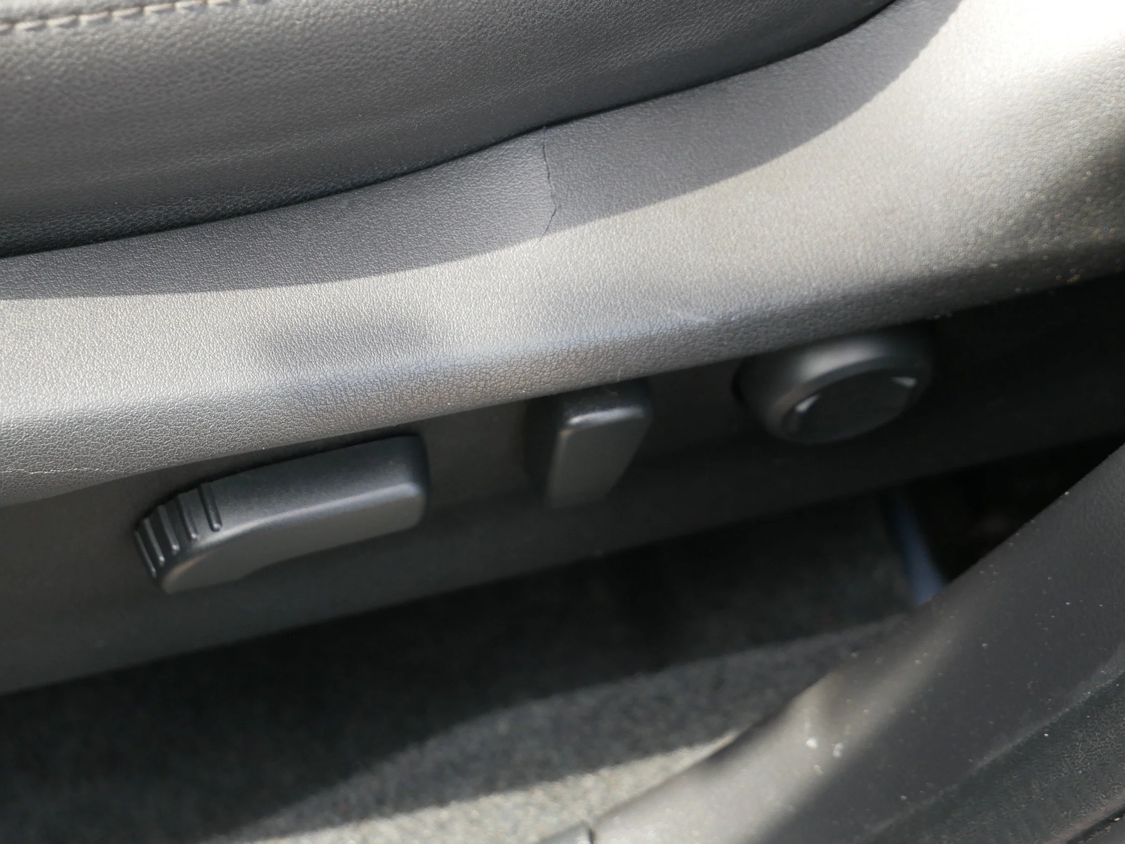 Used 2020 Horizon Blue Pearl Subaru Premium image 21