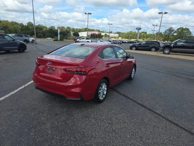 Used 2021 Red Hyundai SEL image 3