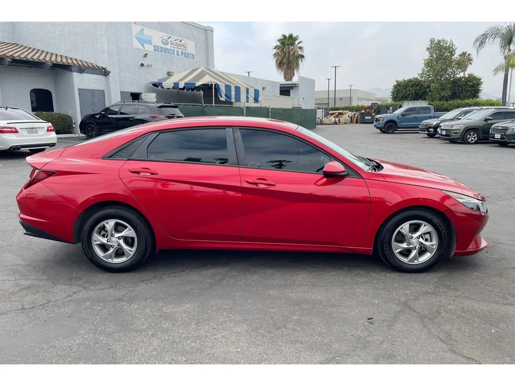 Used 2021 Calypso Red Hyundai SE image 7