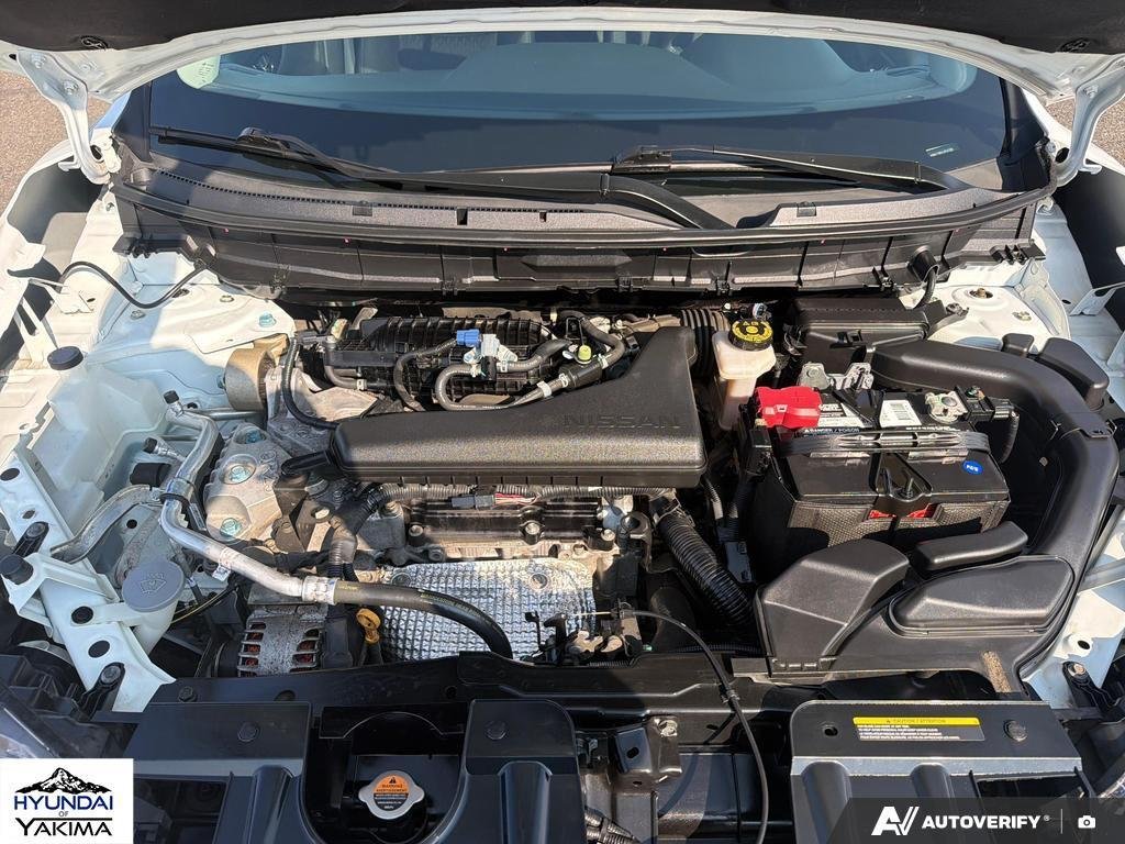 Used 2018 Glacier White Nissan SV image 10