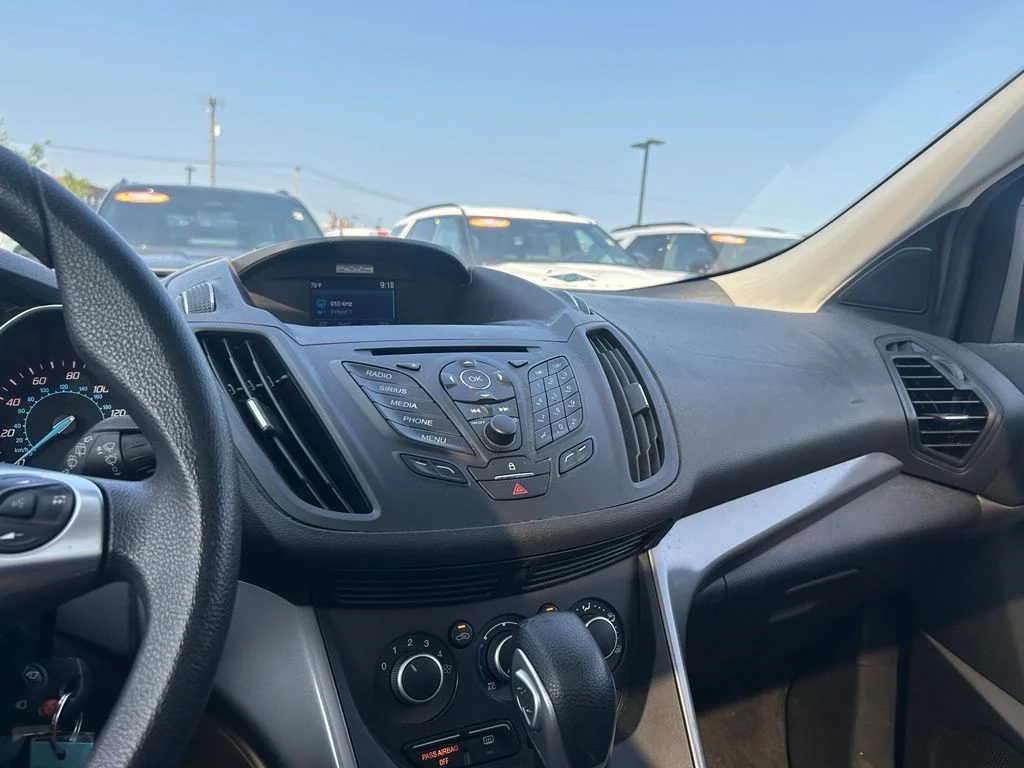 Used 2015 Ruby Red Metallic Ford SE image 17