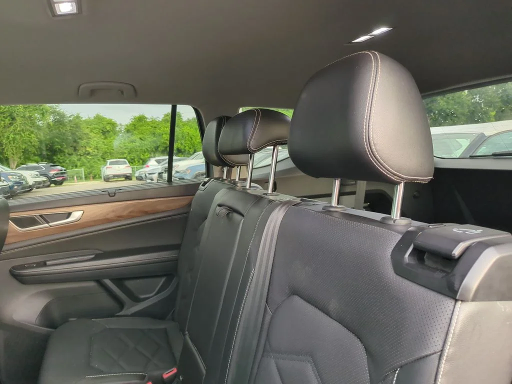 Used 2024 Silver Volkswagen 2.0T SE w/Technology image 7