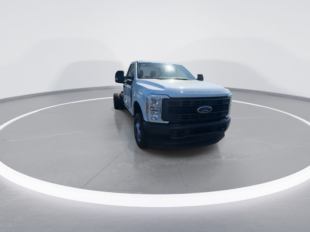 New 2026 Oxford White Ford F-350® XL image 3