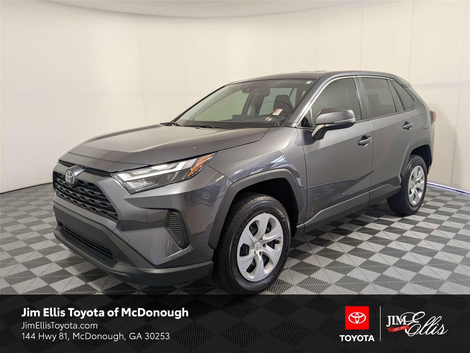 2025 Toyota RAV4 LE FWD's photo