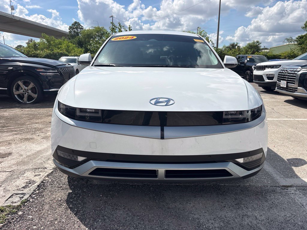 Used 2024 White Hyundai SEL image 8