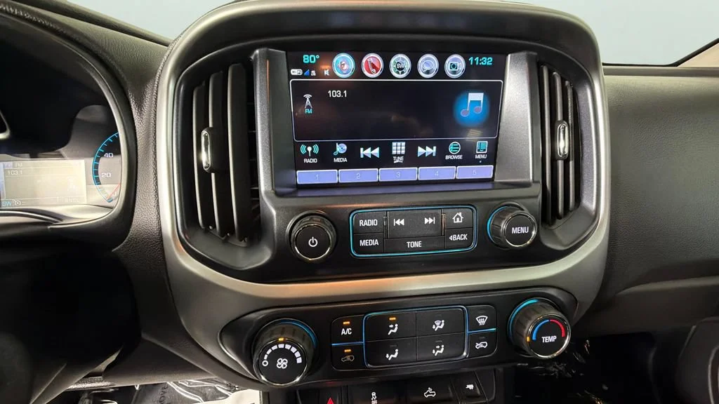 Used 2018 BLACK Chevrolet 2WD LT image 20