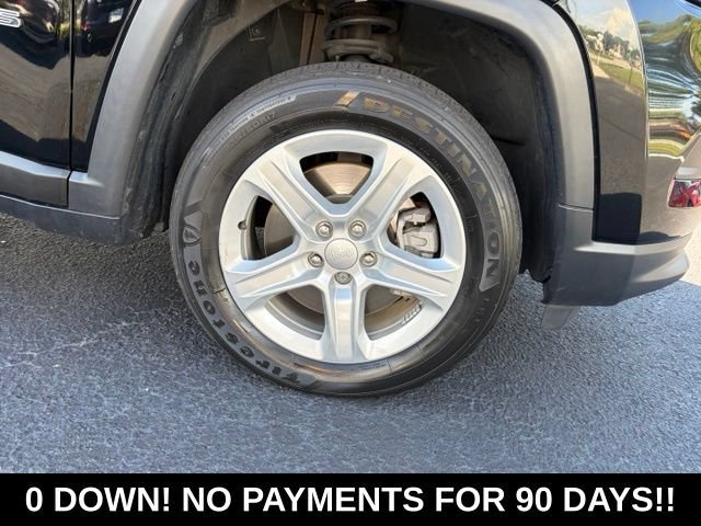 Used 2023 Diamond Black Cry Jeep Sport image 8