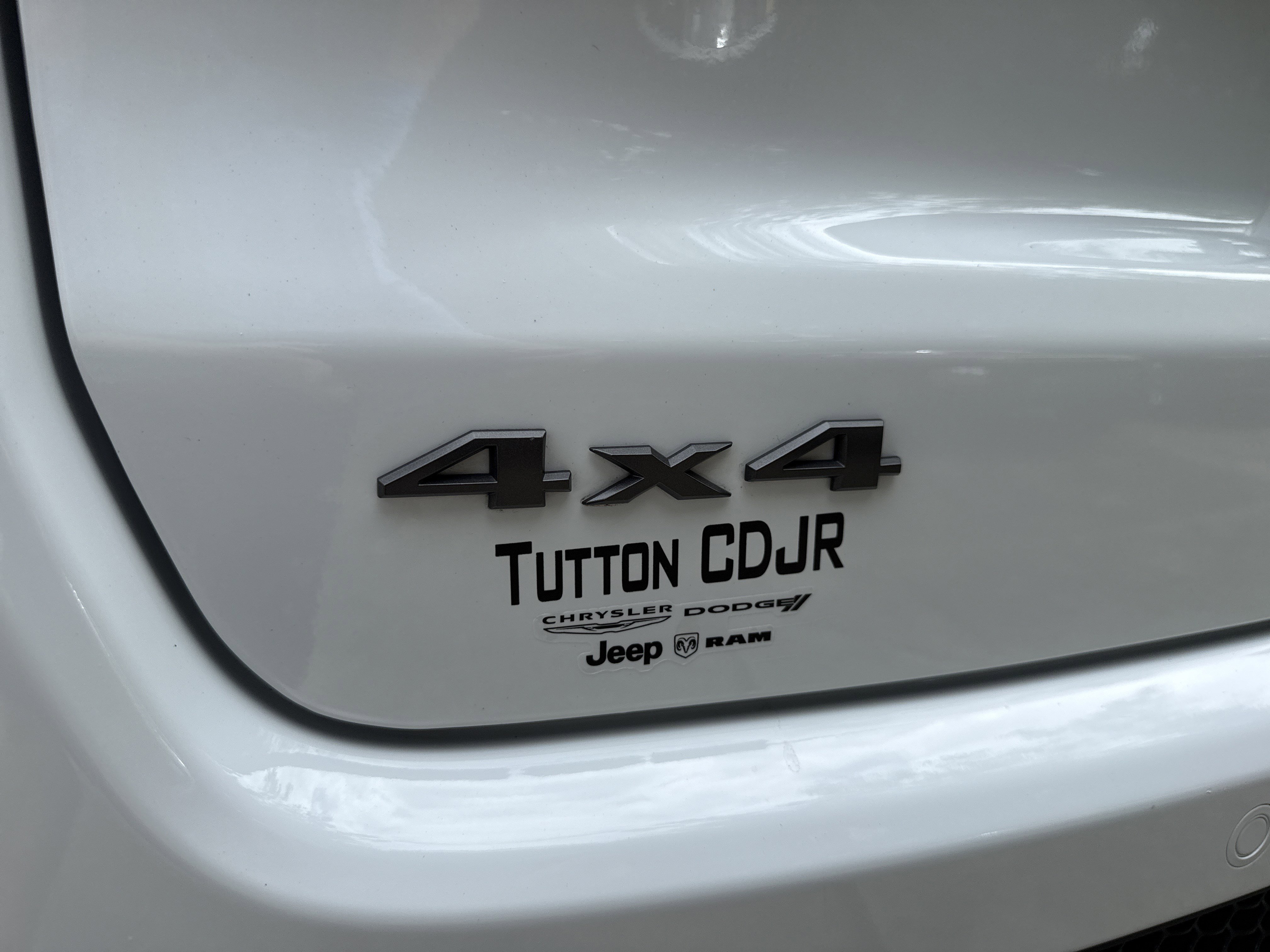 Used 2025 Bright White Clearcoat Jeep Trailhawk image 19