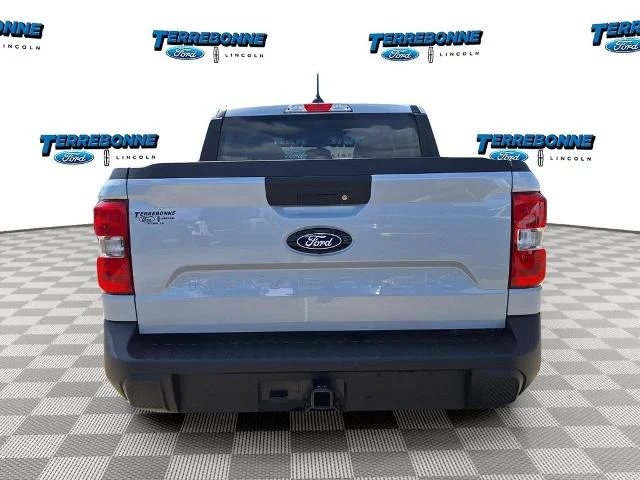 New 2026 Space White Metallic Ford XLT image 32