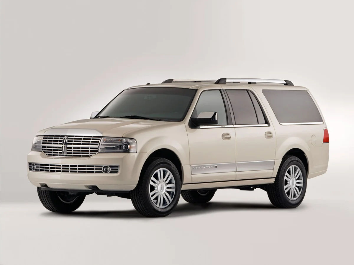 Used 2014 Black Lincoln Base image 1