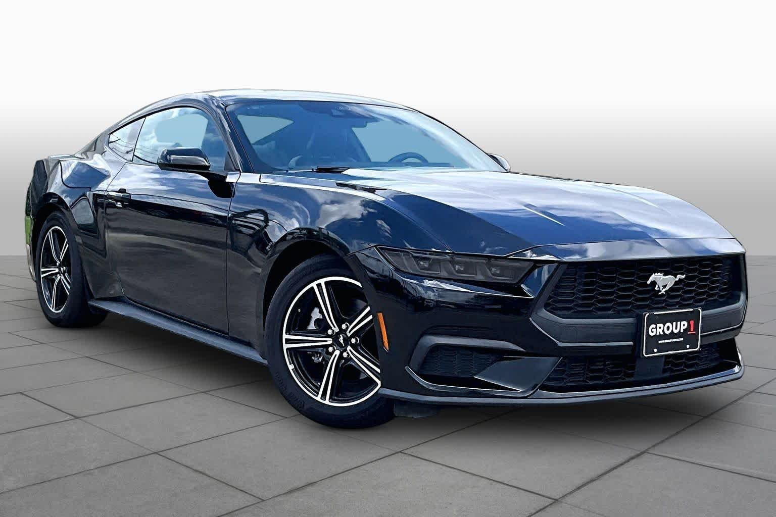 Used 2025 Shadow Black Ford EcoBoost Premium image 3