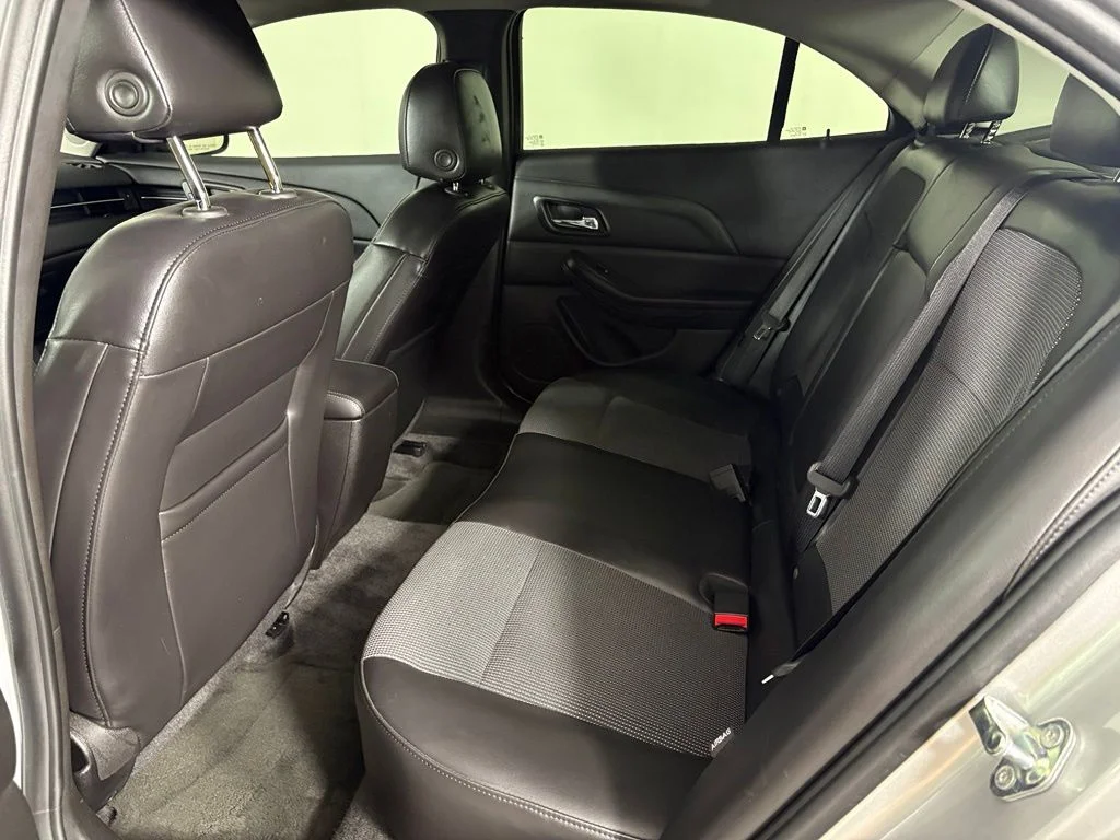 Used 2015 Silver Chevrolet LT image 34