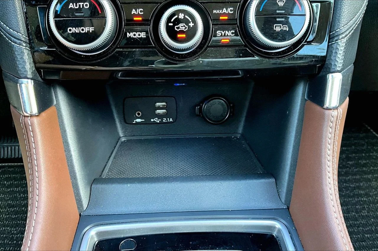 Used 2022 White Subaru Touring image 18