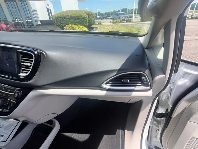 Used 2024 Bright White Clearcoat Chrysler Touring L image 15