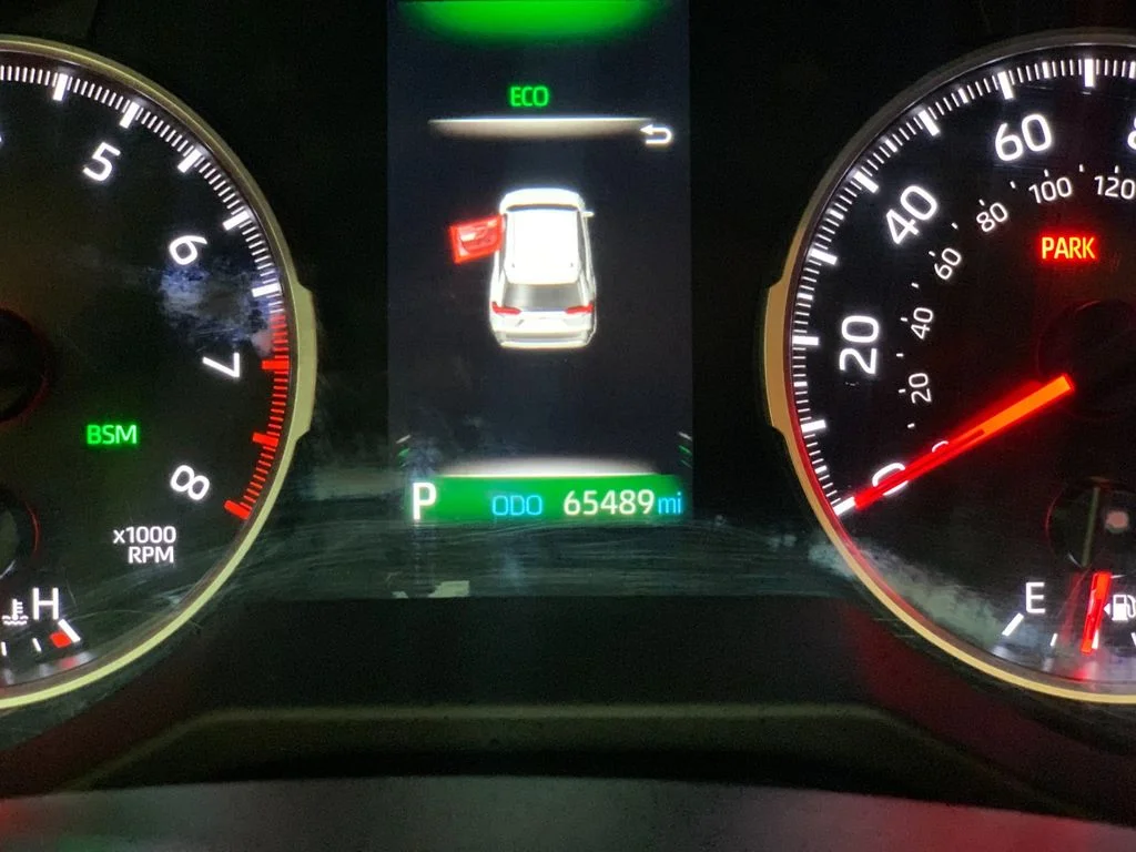 Used 2021  Toyota XLE Premium image 31