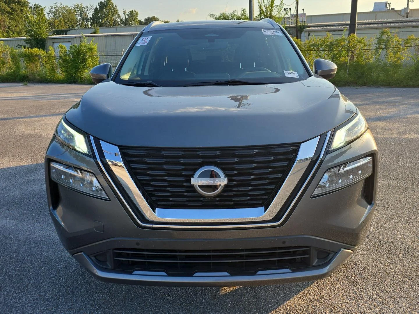 Used 2023 Gun Metallic Nissan SL image 11