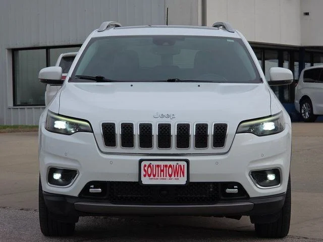 Used 2021 Jeep Cherokee Limited with VIN 1C4PJMDX6MD185745 for sale in Indianola, IA