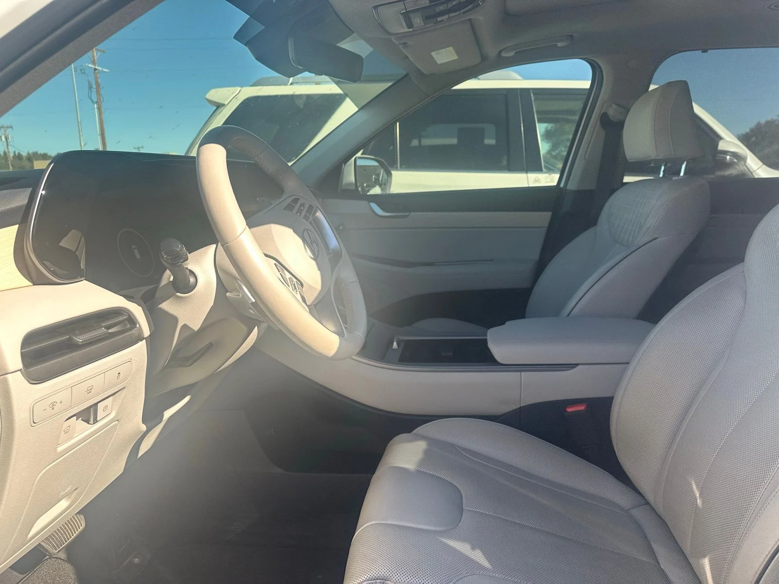 Used 2023 White Hyundai Limited image 12