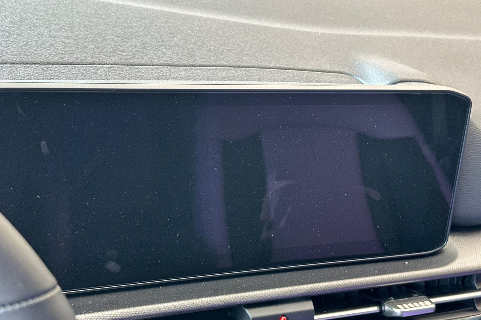 New 2026 Snow White Pearl Kia LX image 14