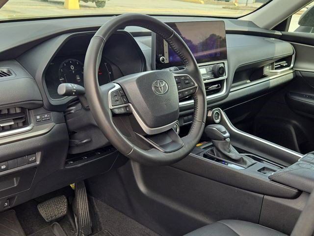 Used 2024 Midnight Black Metallic Toyota XLE image 18