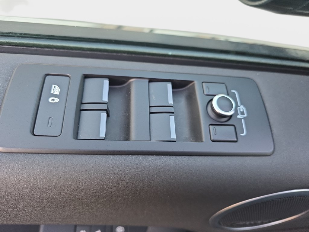 Used 2017 Gray Land Rover HSE image 32