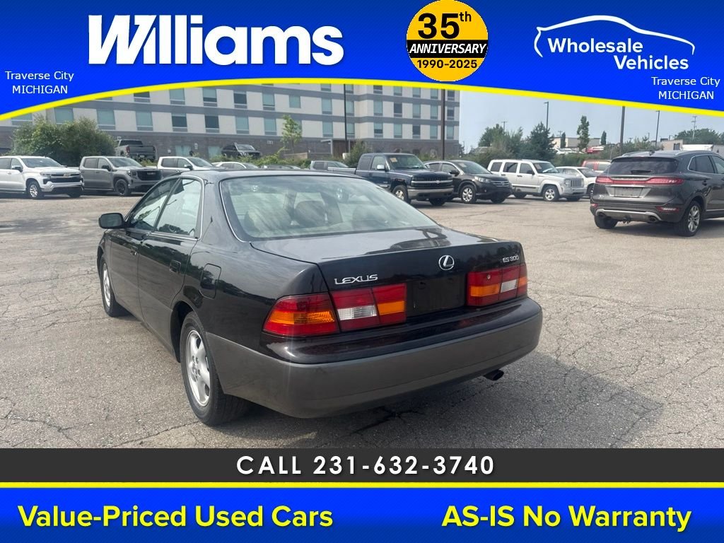 Used 1999 Black Lexus 300 image 21