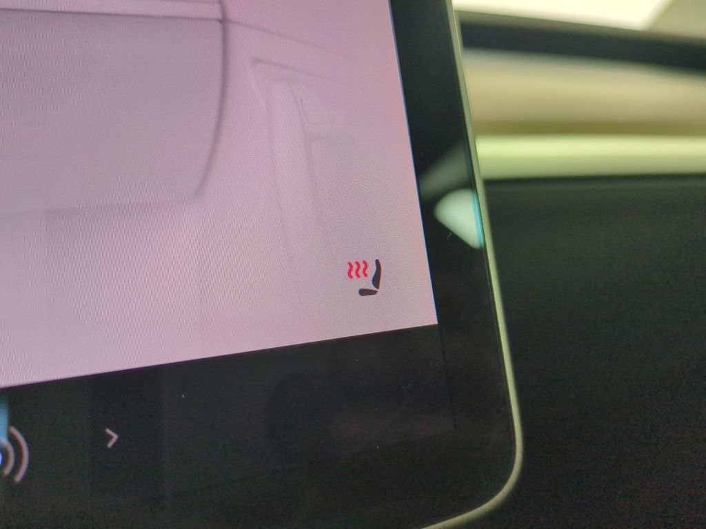 Used 2023  Tesla Long Range image 28