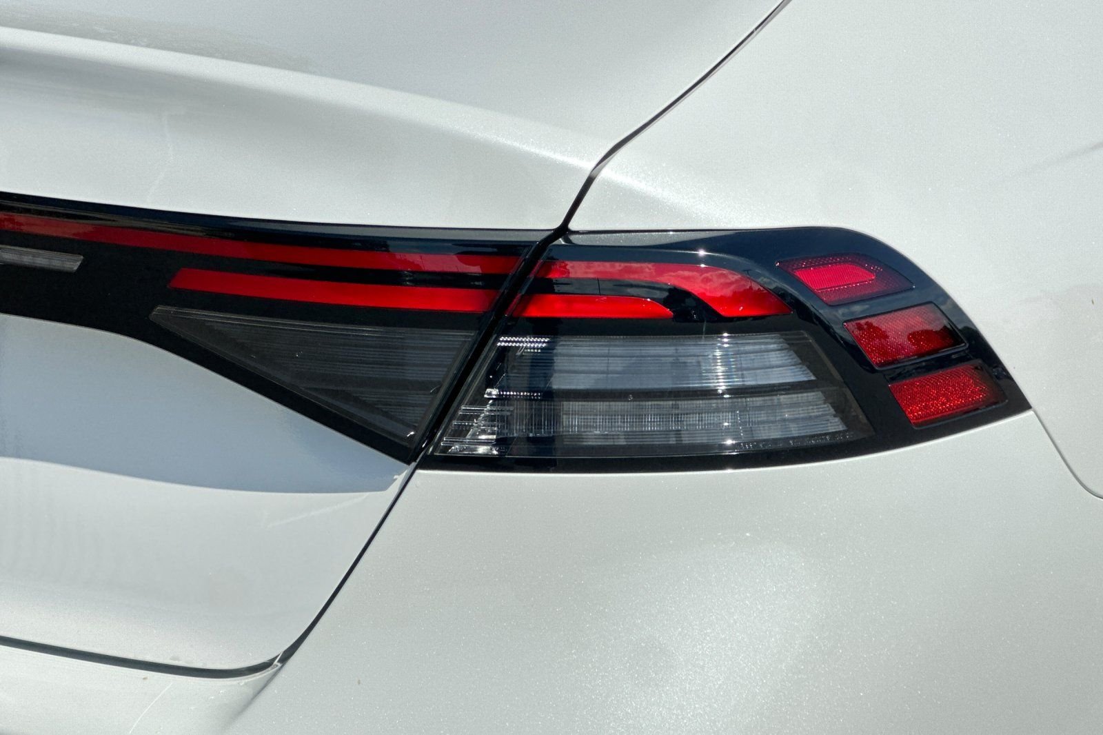 New 2026 Platinum White Pearl Honda LX image 30